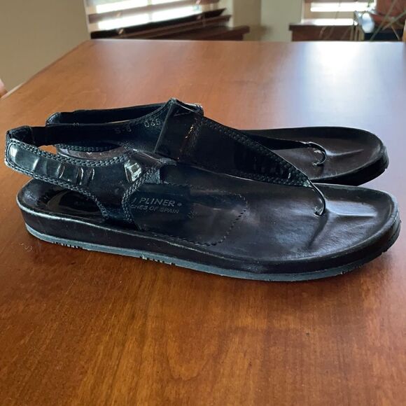 Donald Pliner Made on the Beaches of Spain Sandal - Picture 2 of 7